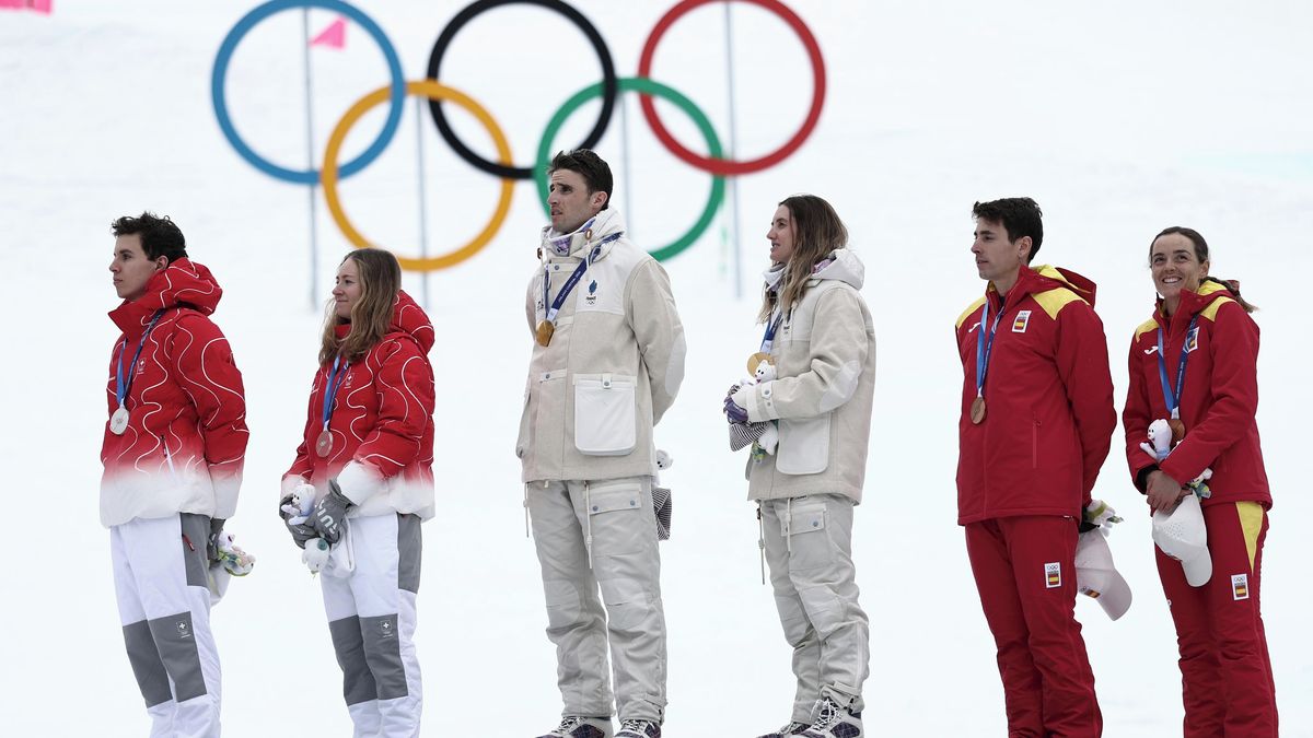 Zlato z první smíšené olympijské štafety skialpinistů míří do Francie